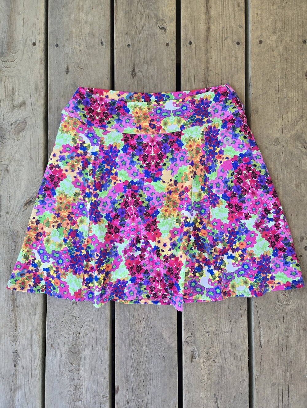 Brand new!! New dona jo vibrant floral athletic golf skort size large
